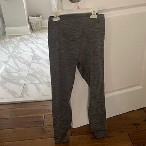 Lululemon Women’s Size 8 23” Heathered Gray Leggings